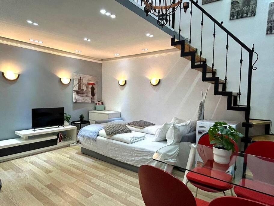 Erzsebet 5a Center 2 Db Beds Very Convenient Apartament *